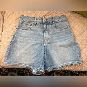 Madewell The Curvy Perfect Mid-Length Jean Shorts 28 Light Wash High Waist Rise